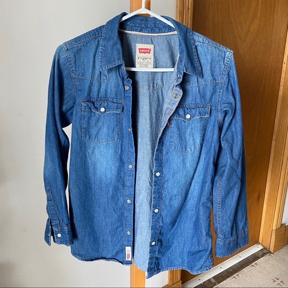 Levi’s Denim Button-Up Shirt - Picture 1 of 6